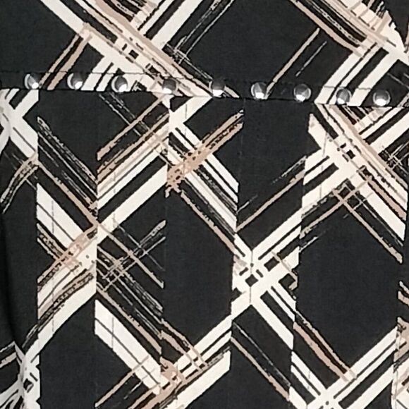 Cocomo Women's Plus Size 3X Black Tan Plaid Print Studded Pintuck 3/4 Sleeve Top - Picture 3 of 7